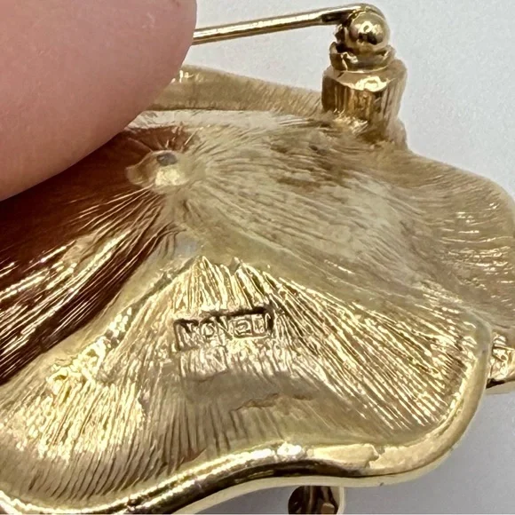 Vintage Monet Poppy Brooch β’ Red-Orange Enamel + Rhinestones β’ 2β β’ Signed - Picture 10 of 16